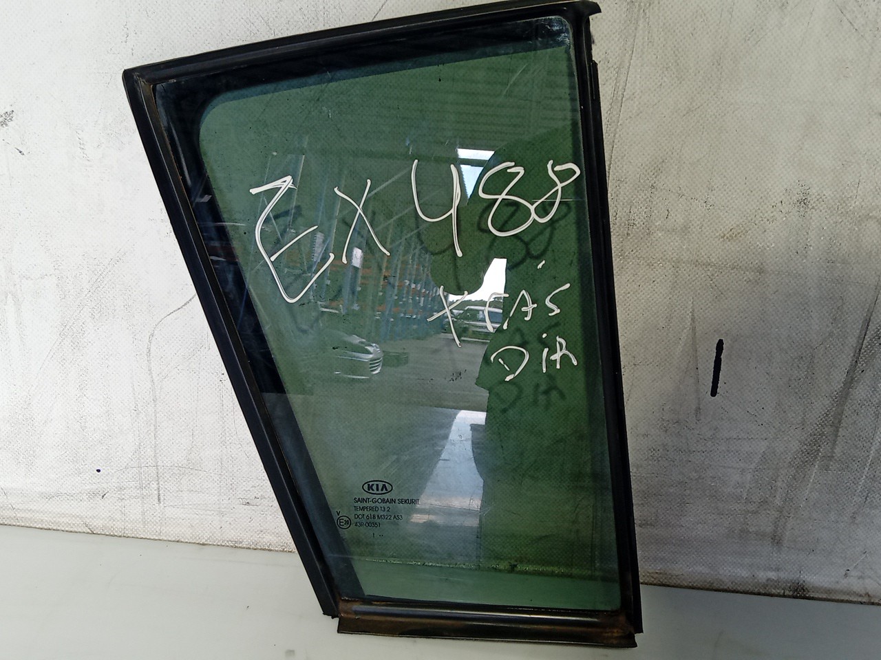 Vitre triangulaire arrière Droite