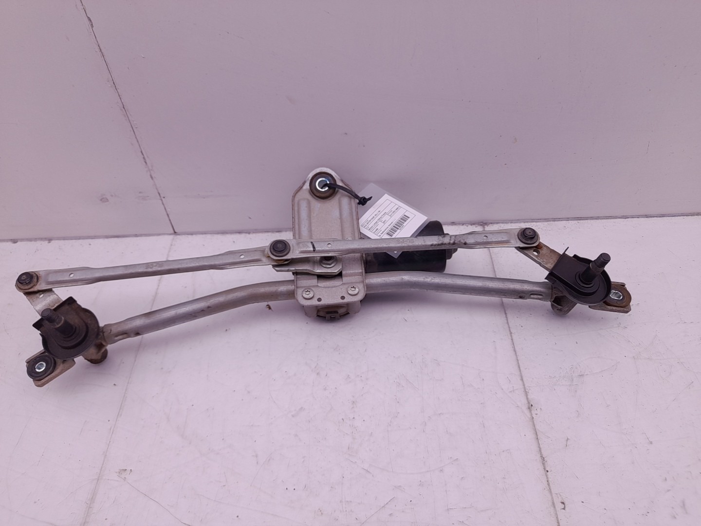 Essuie-glace moteur avant