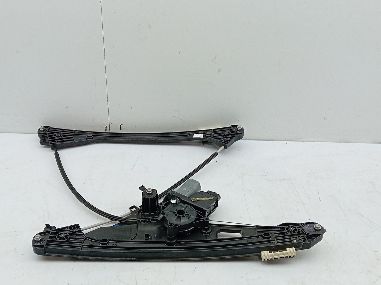 Right front window regulator