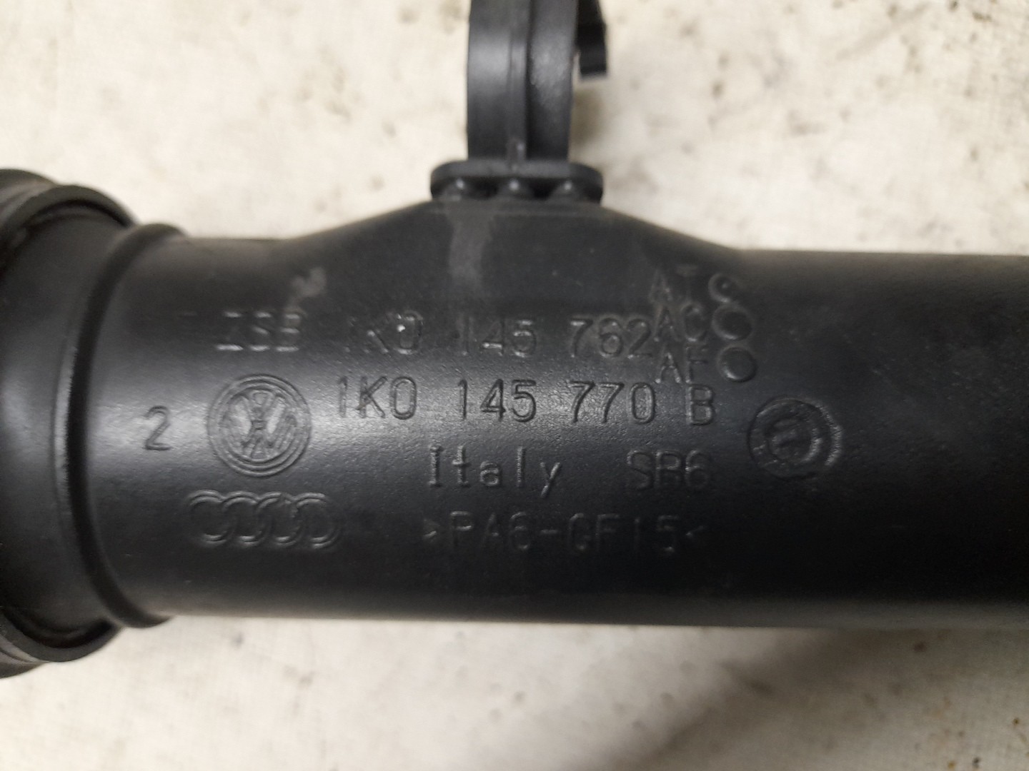 Tubo intercooler VOLKSWAGEN Jetta III (1K2) Imagem-3