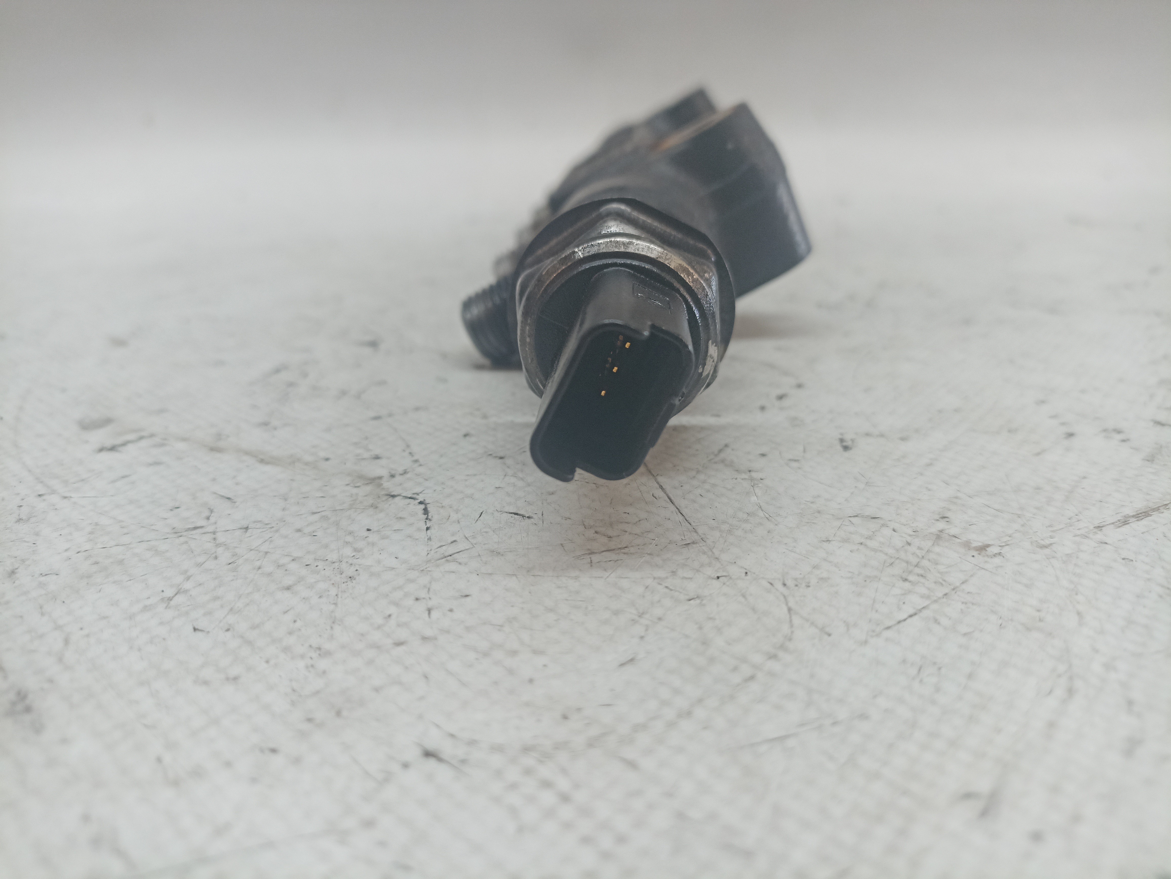 Rampa de inyección PEUGEOT 5008 I (0U_, 0E_) Imagem-2