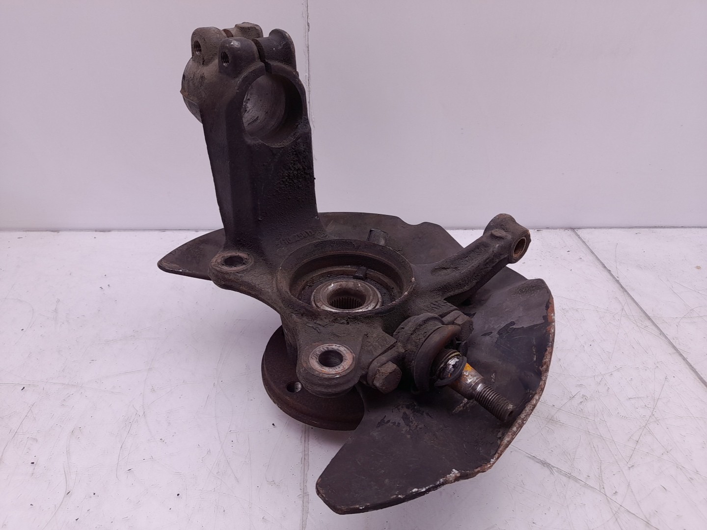 Right front steering knuckle VOLKSWAGEN Transporter V (7HA, 7HH, 7EA, 7EH) Imagem-2