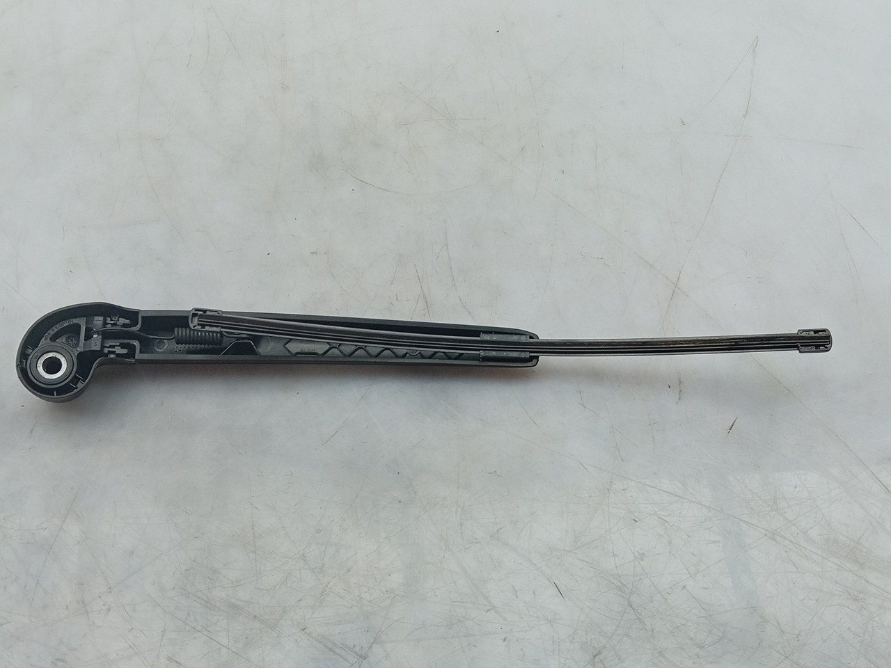 Brazo de limpiaparabrisas trasero SEAT Leon Sportstourer (KL8) Imagem-1