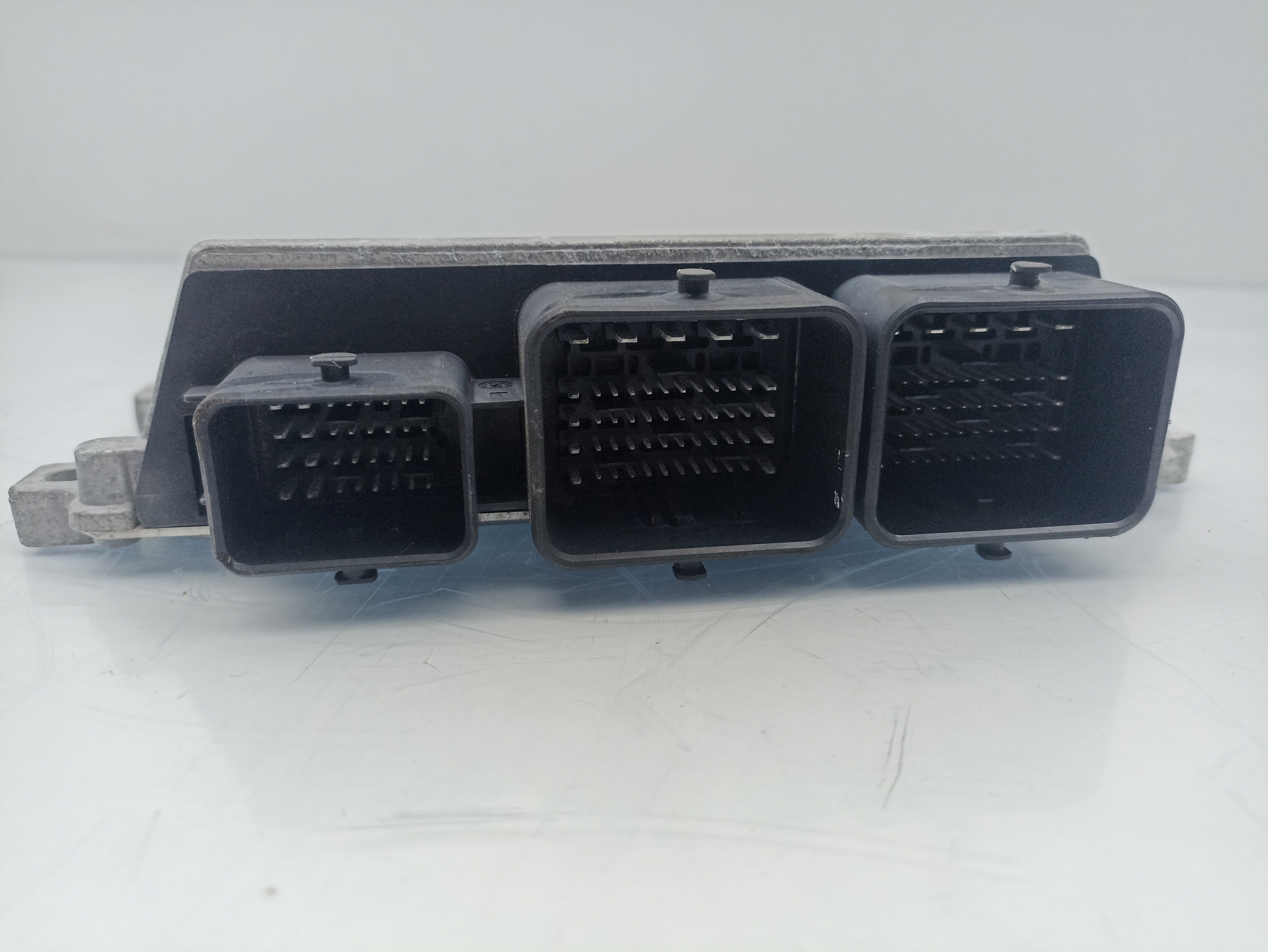 Centralina motor / ECU PEUGEOT 208 Imagem-1