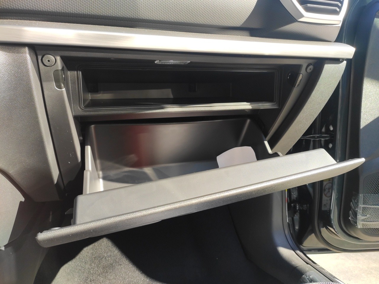 Porta luvas SEAT Leon Sportstourer (KL8) Imagem-1