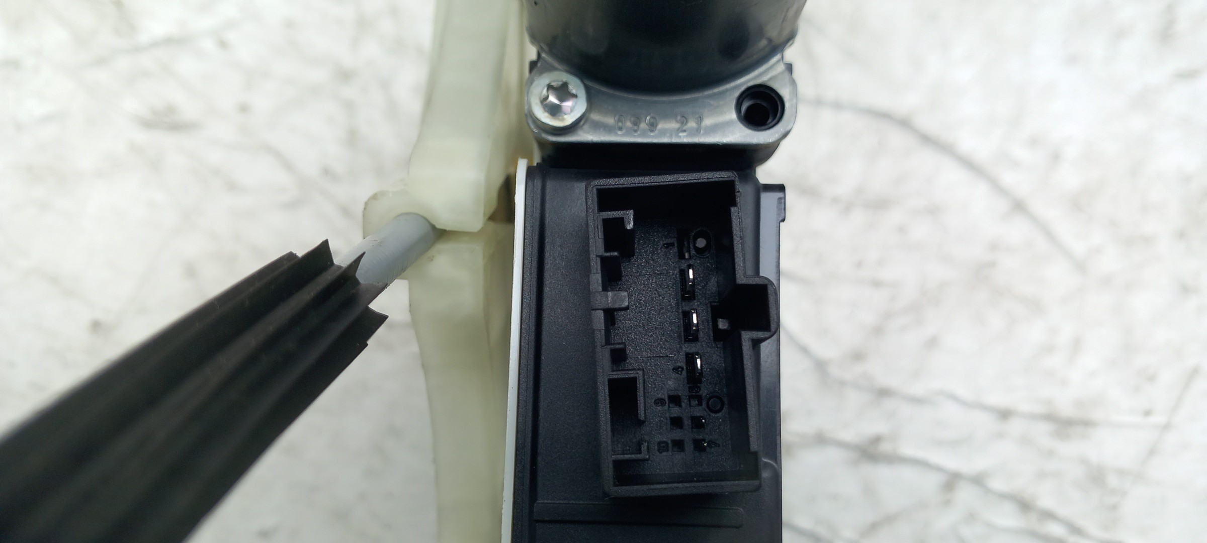 Left rear window regulator SEAT Leon Sportstourer (KL8) Imagem-2