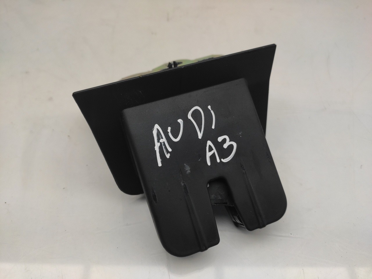 Tailgate Lock /Latch AUDI A3 (8V1, 8VK) Imagem-1