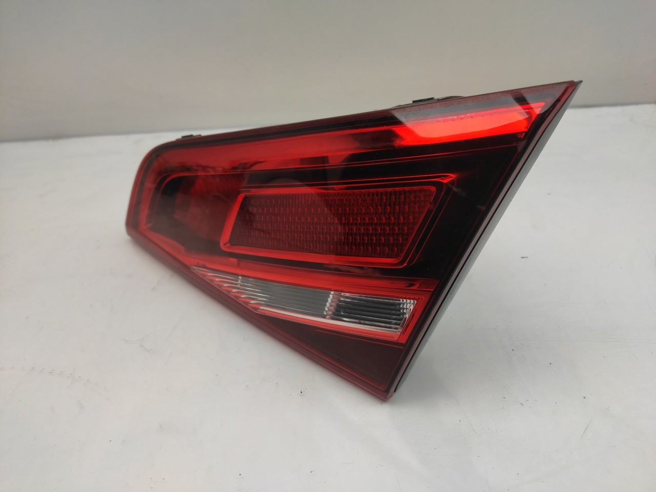 Right Tailgate light AUDI A3 (8V1, 8VK) Imagem-1