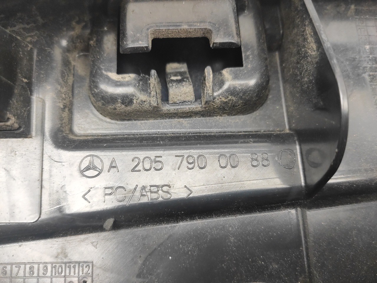 Becquet de coffre MERCEDES-BENZ Classe C Carrinha (S205) Imagem-2