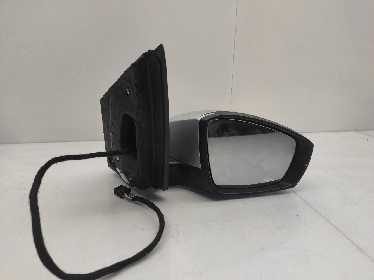 Right mirror