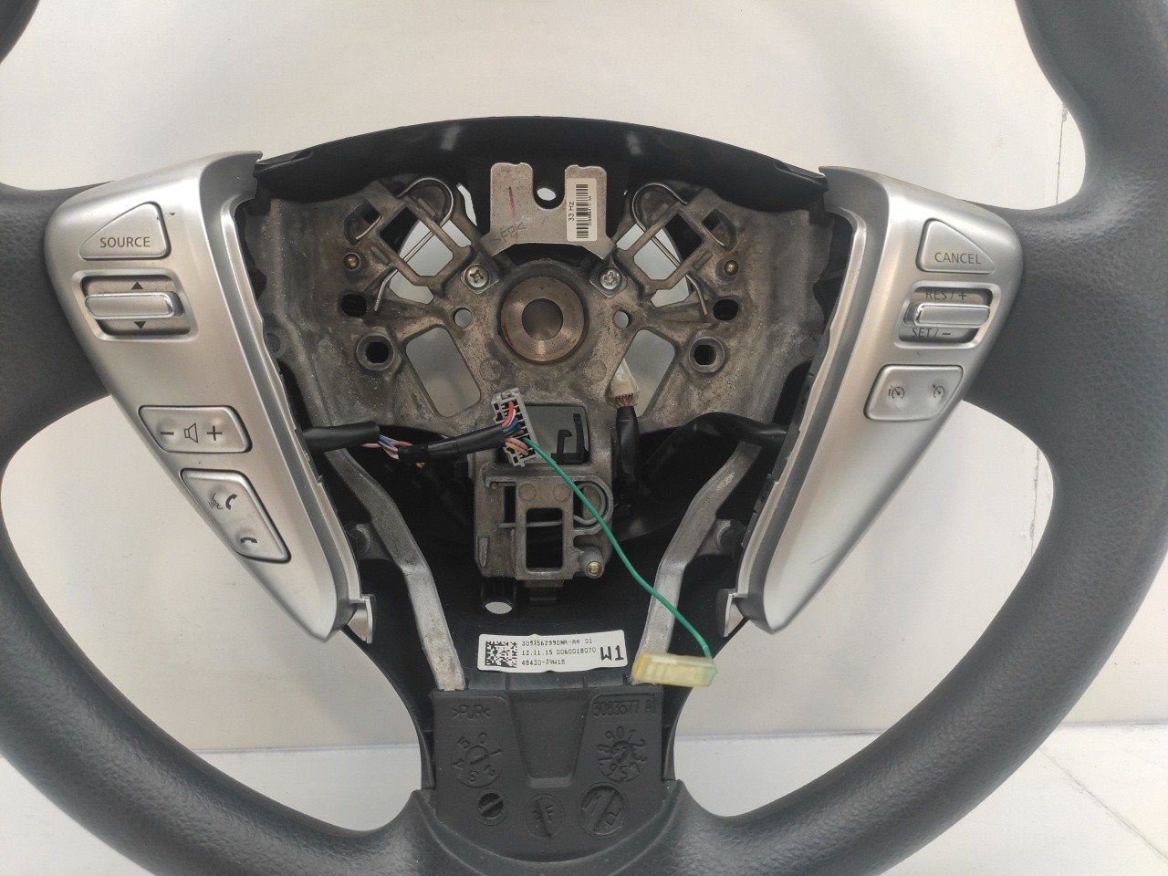 Volant de direction NISSAN Note (E12) Imagem-1
