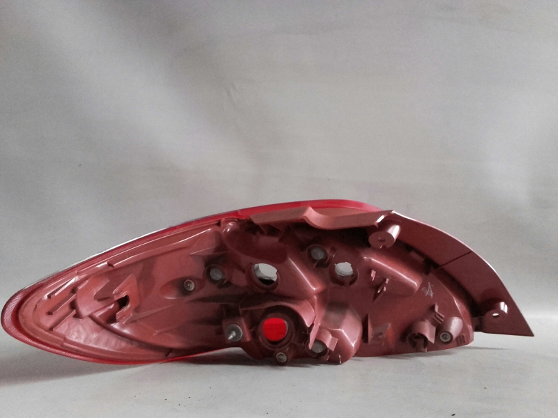 Right Tail light MAZDA 2 (DE) Imagem-3