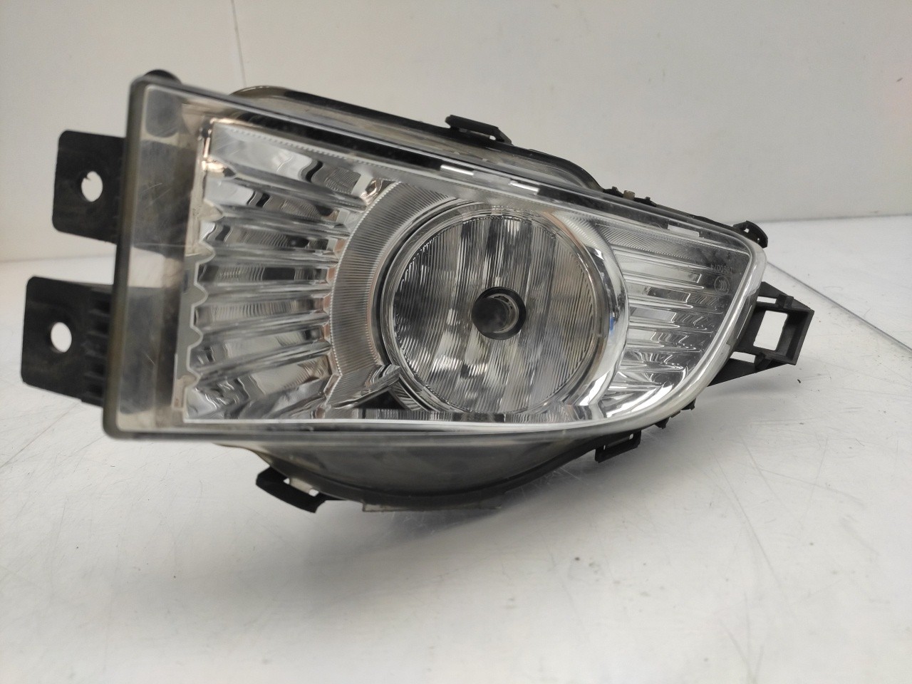 Farol nevoeiro frente direito
