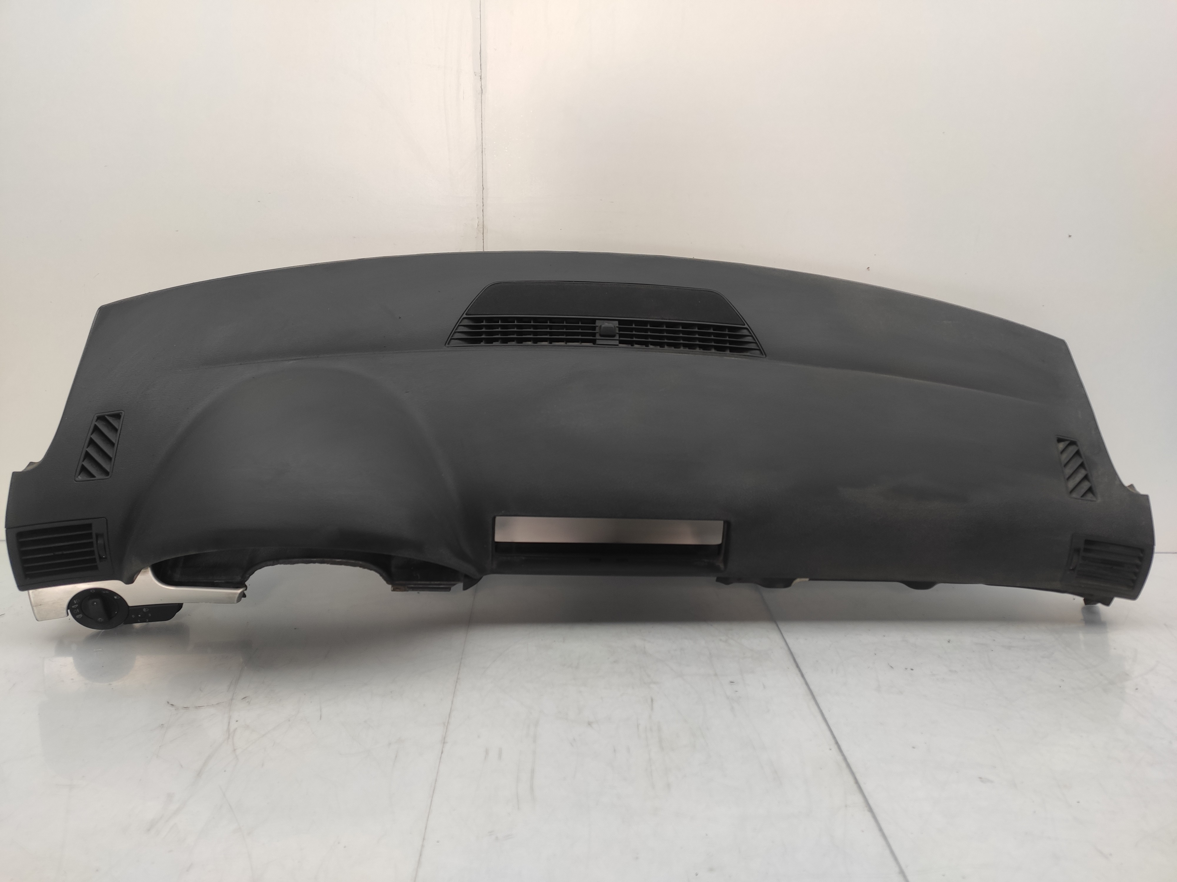 Dashboard AUDI A4 (8EC, B7) Imagem-1