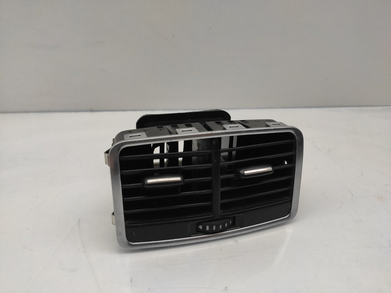 Diffuser / air vent AUDI A6 Allroad (4FH, C6) Imagem-1