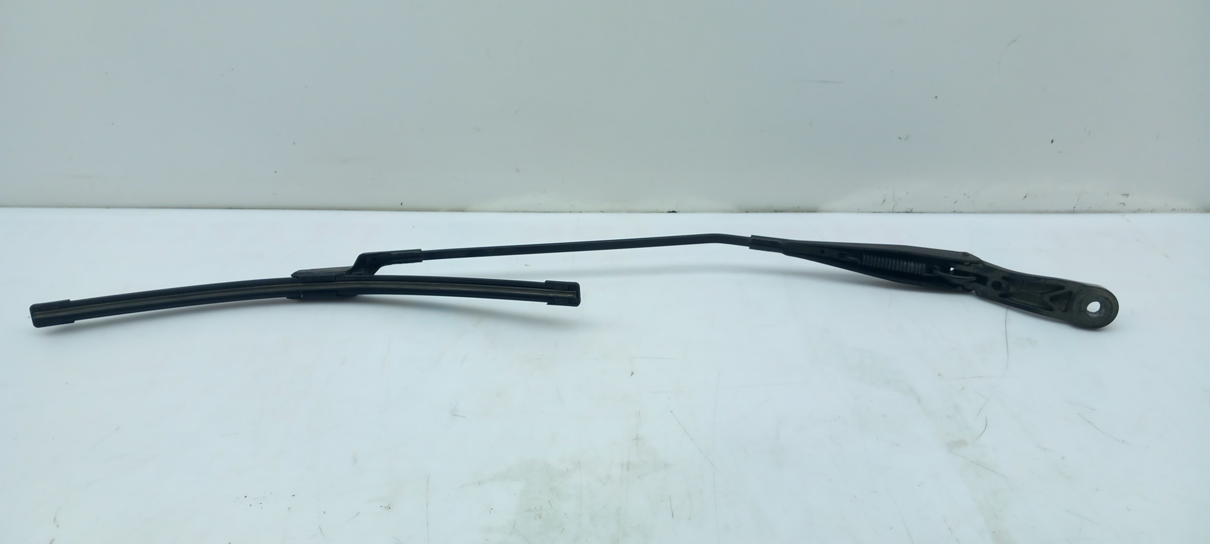 Brazo de limpiaparabrisas delantero derecho PEUGEOT 308 SW II Imagem-1