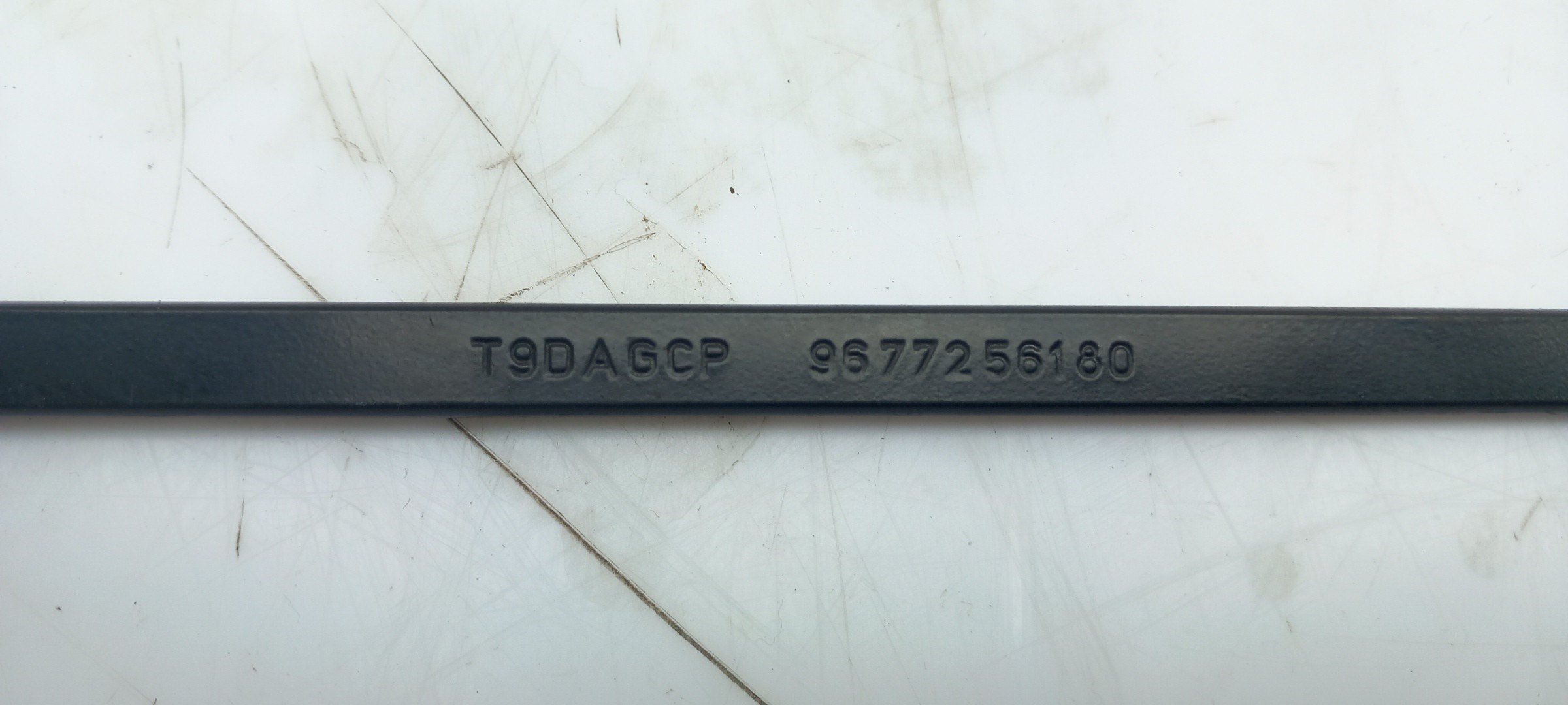 Brazo de limpiaparabrisas delantero derecho PEUGEOT 308 SW II Imagem-2