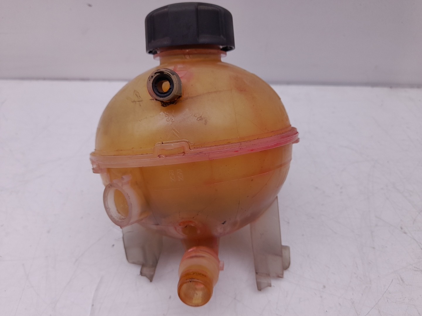 Coolant reservoir PEUGEOT 308 SW II Imagem-1