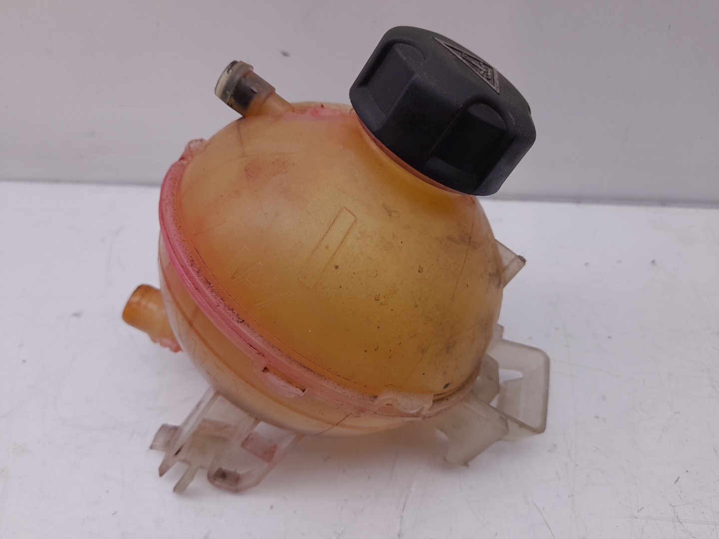 Coolant reservoir