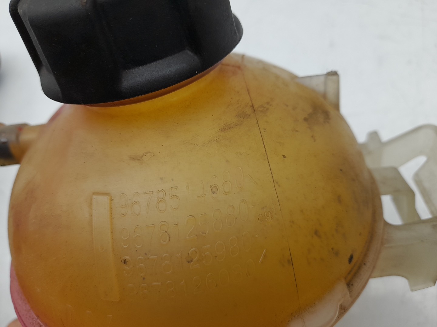Coolant reservoir PEUGEOT 308 SW II Imagem-2