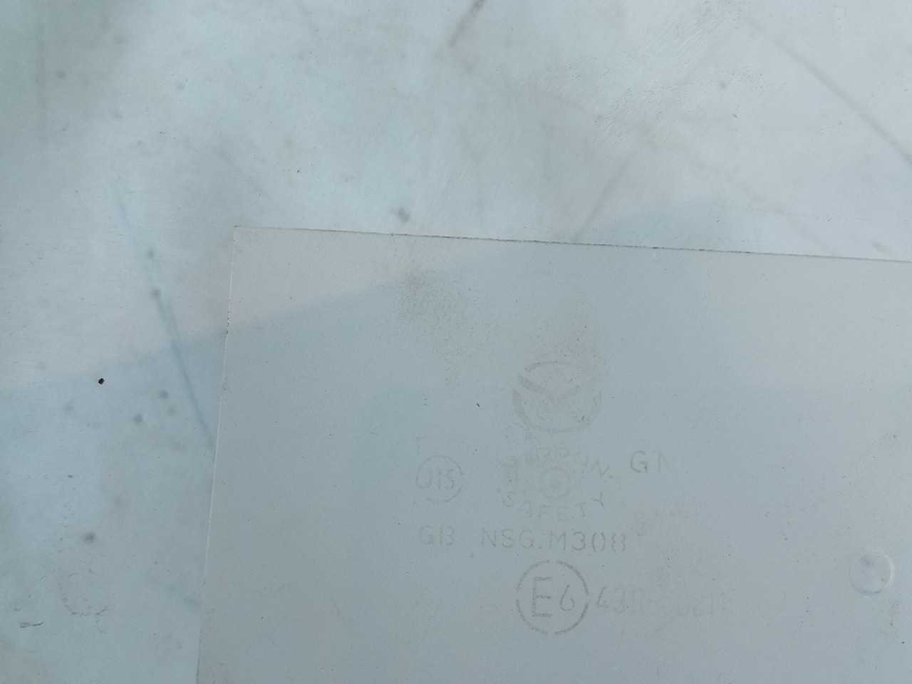 Left front door glass MAZDA 2 (DE) Imagem-1