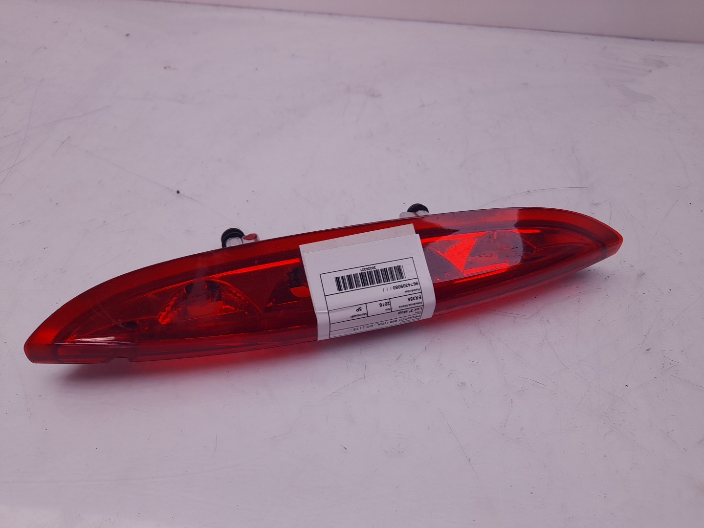 Additional stop light / 3rd stop light PEUGEOT 208 Imagem-1