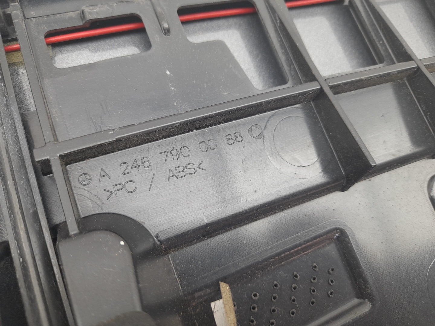 Spoiler / alerón portón trasero MERCEDES-BENZ Classe B (W246, W242) Imagem-2