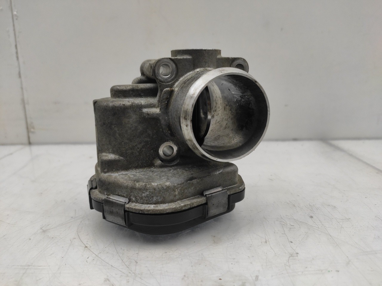 Throttle body