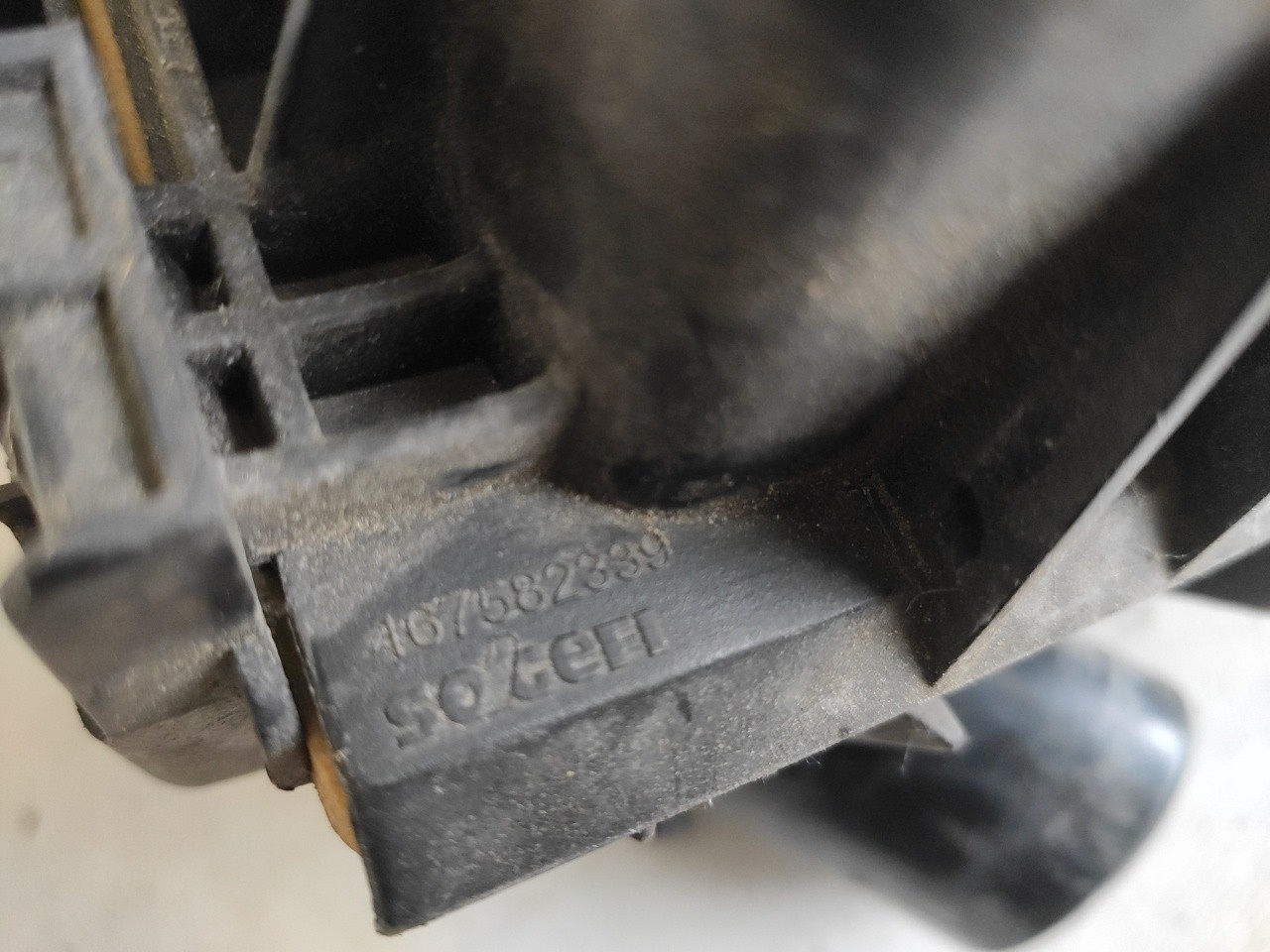 Caixa filtro ar OPEL Corsa D Imagem-1