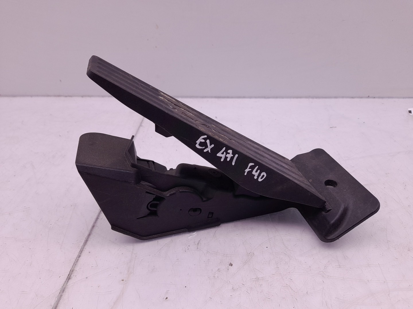 Pedal acelerador BMW 1 (F40) Imagem-1