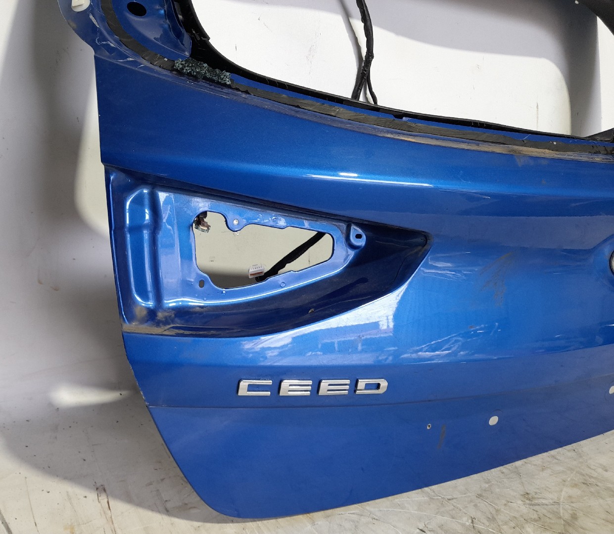 Tailgate / Trunk lid KIA Ceed (CD) Imagem-1