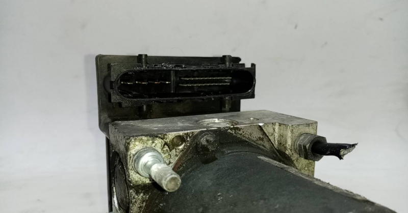 Centralina ABS FIAT Scudo Combi (270_, 272_) Imagem-1