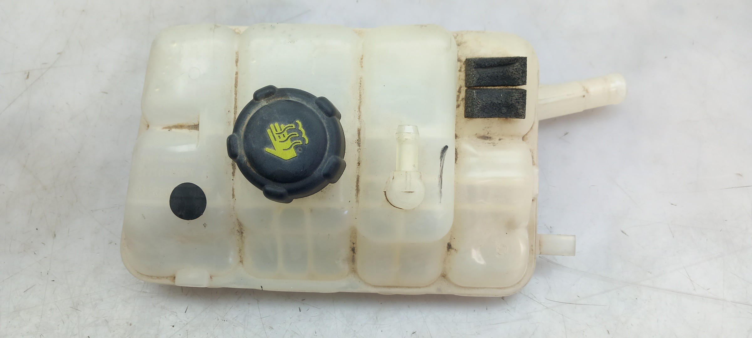 Coolant reservoir