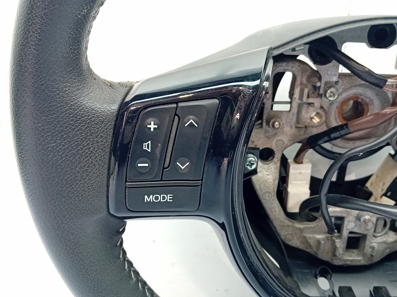 Steering wheel TOYOTA Yaris (_P13_) Imagem-2