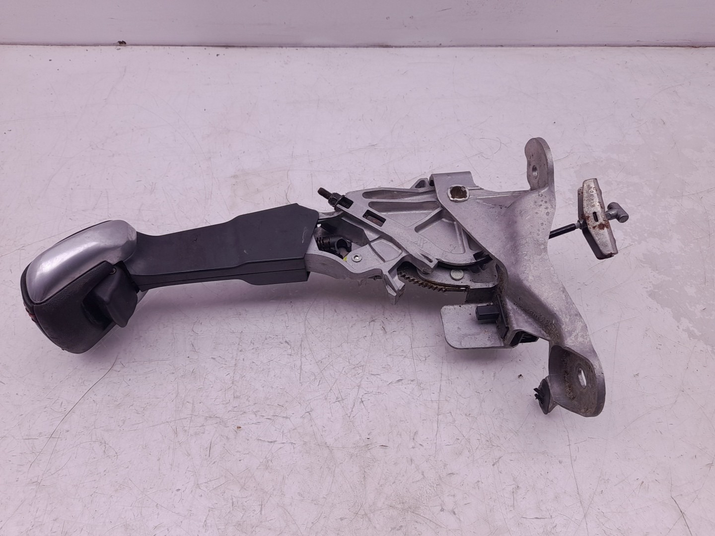 Hand brake / parking brake PEUGEOT 2008 I (CU_) Imagem-1