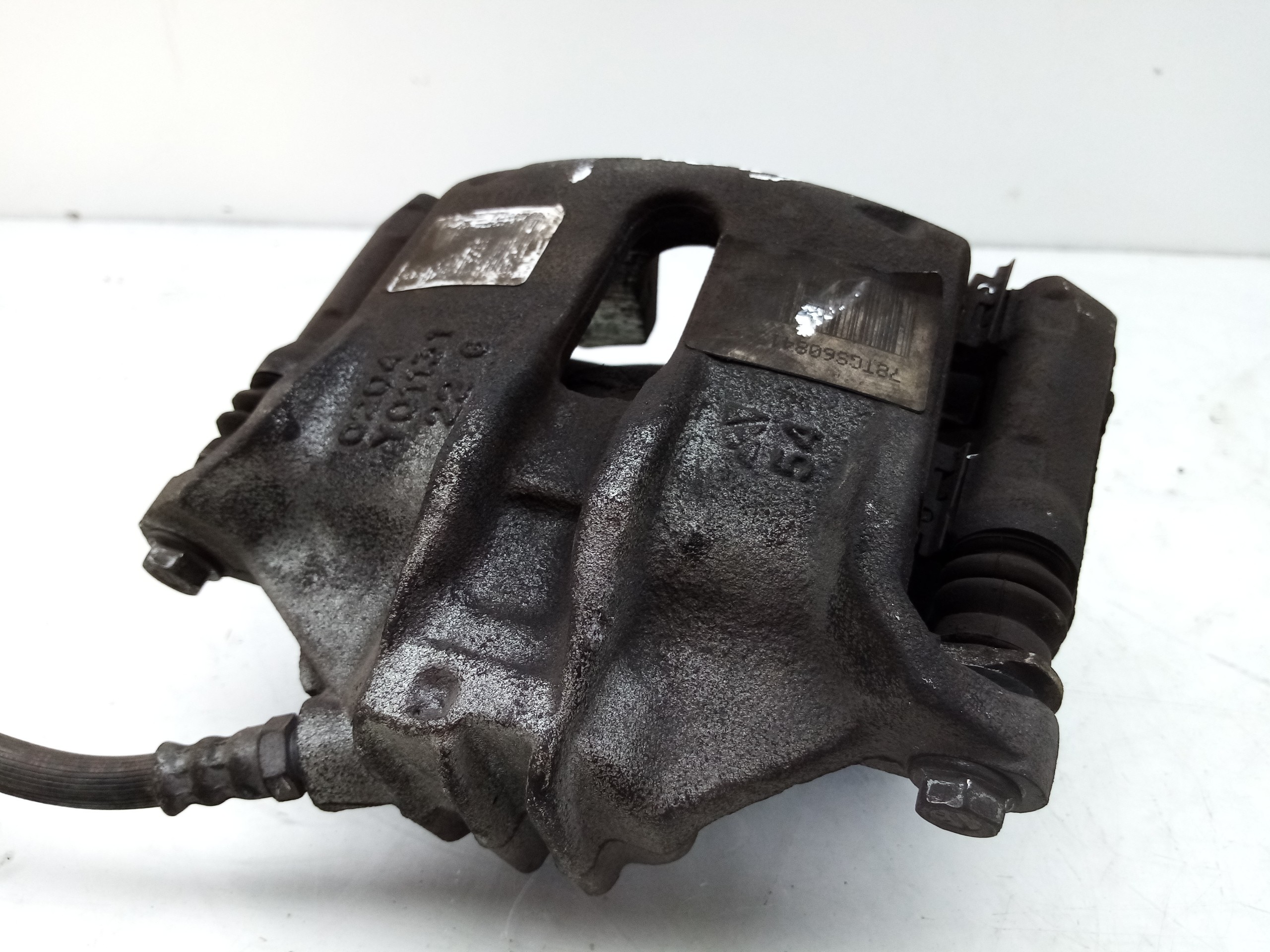 Left front Brake Caliper PEUGEOT 2008 I (CU_) Imagem-1