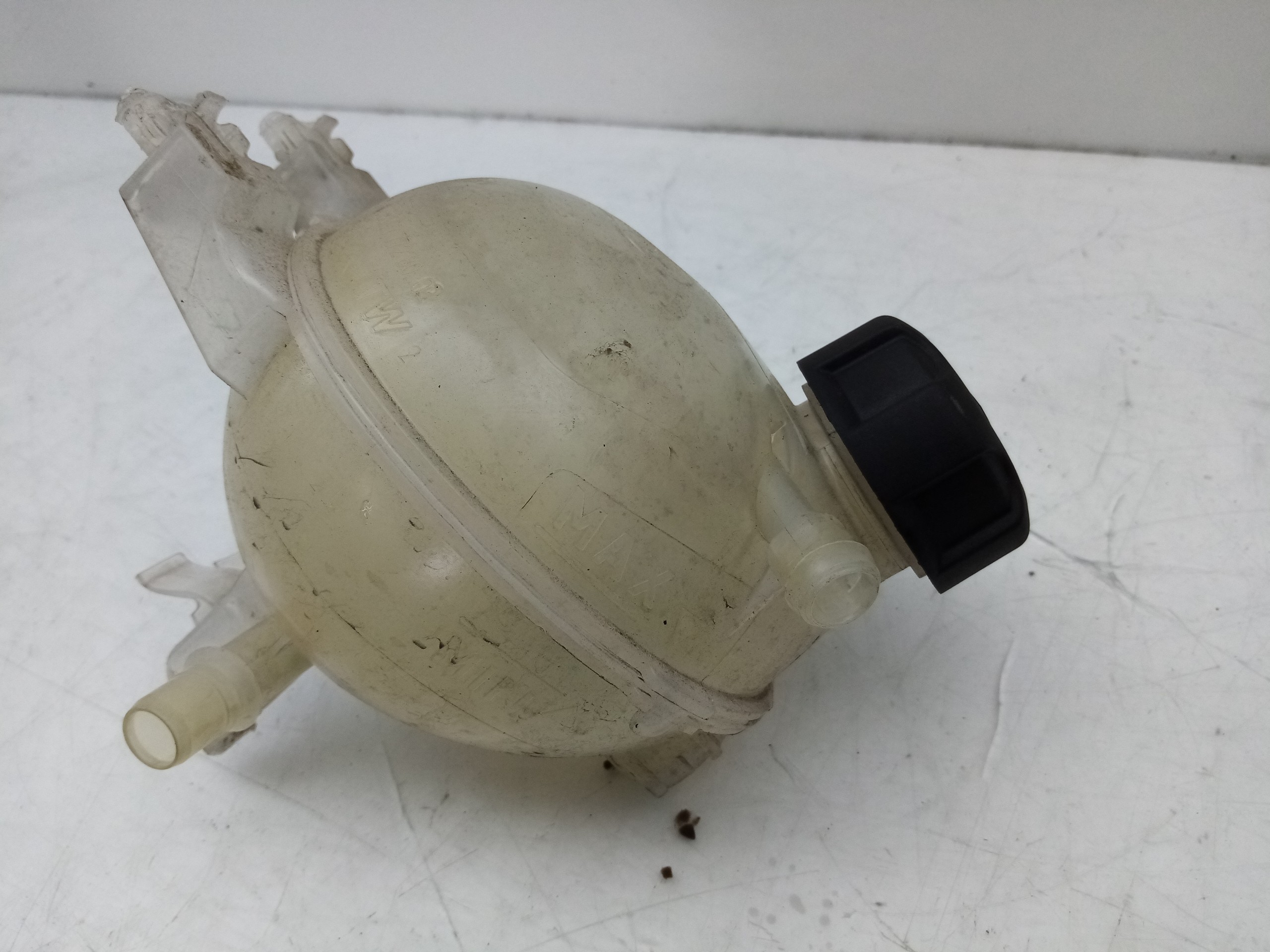 Coolant reservoir