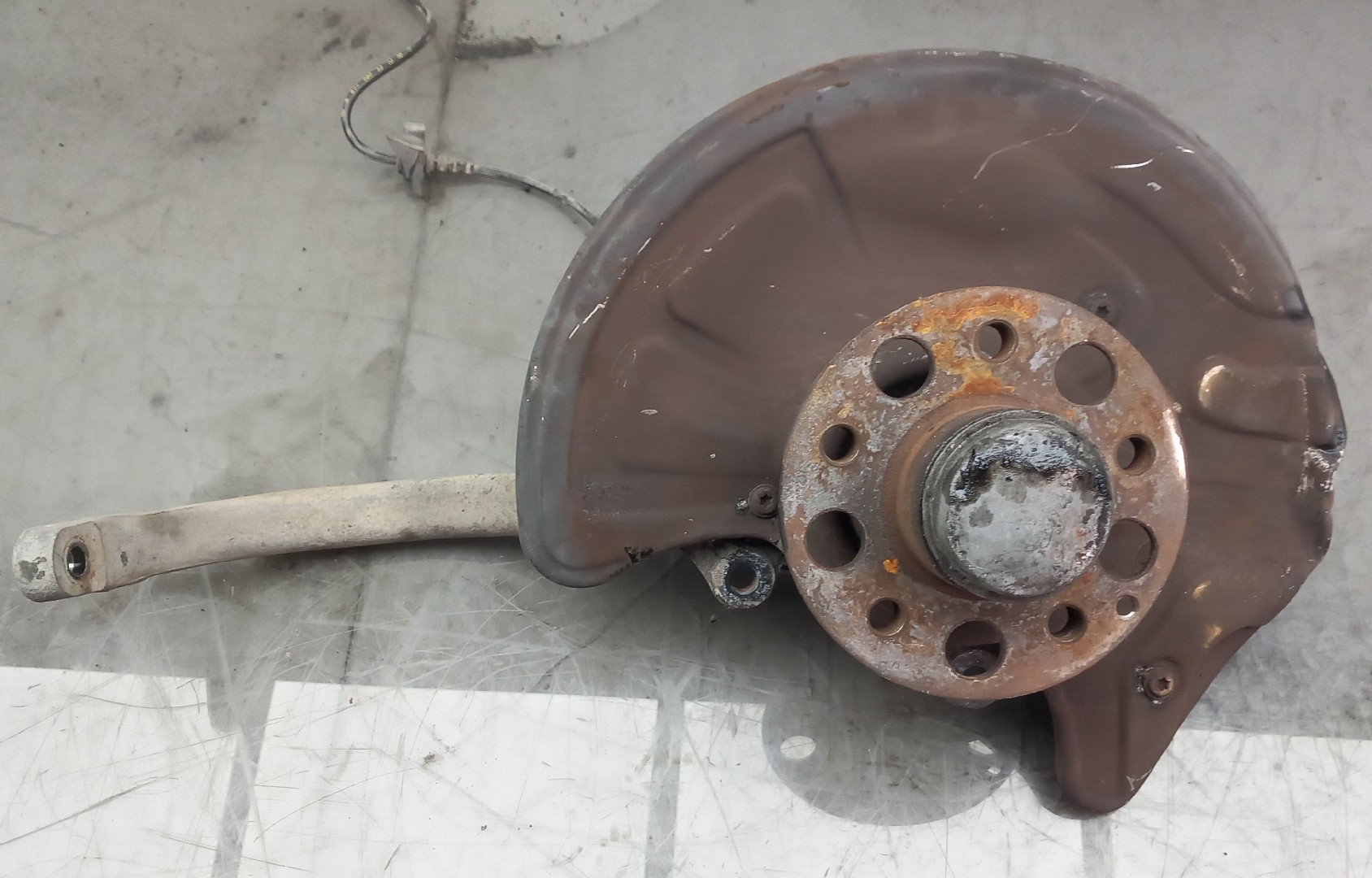 Right front steering knuckle MERCEDES-BENZ CLS (C219) Imagem-1