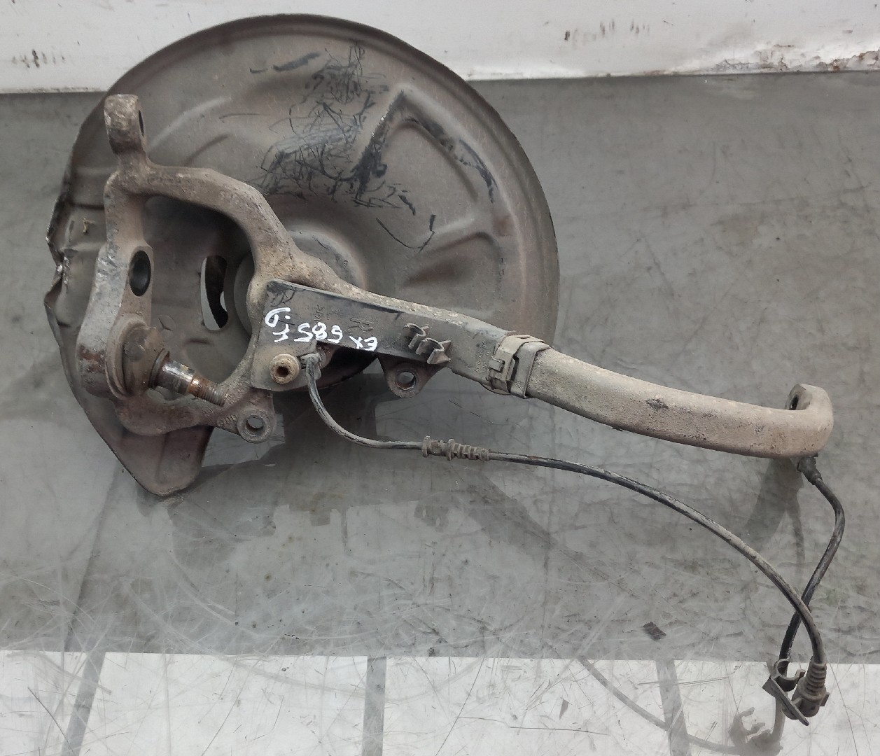Right front steering knuckle