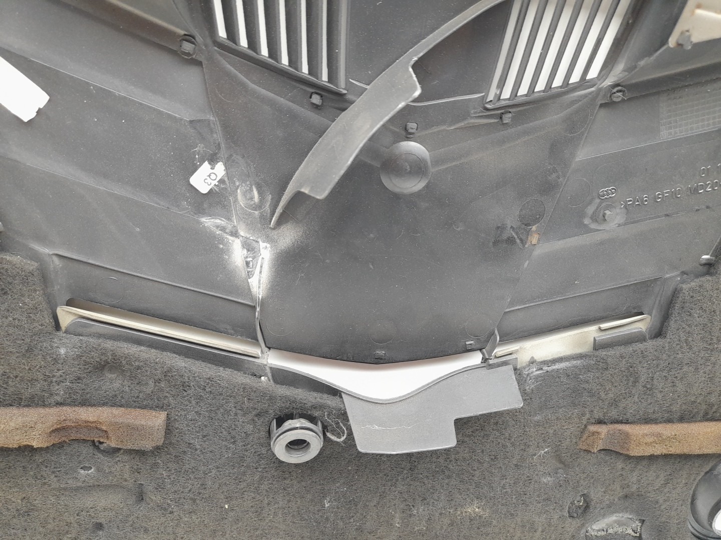 Cache-moteur MERCEDES-BENZ CLS (C219) Imagem-1