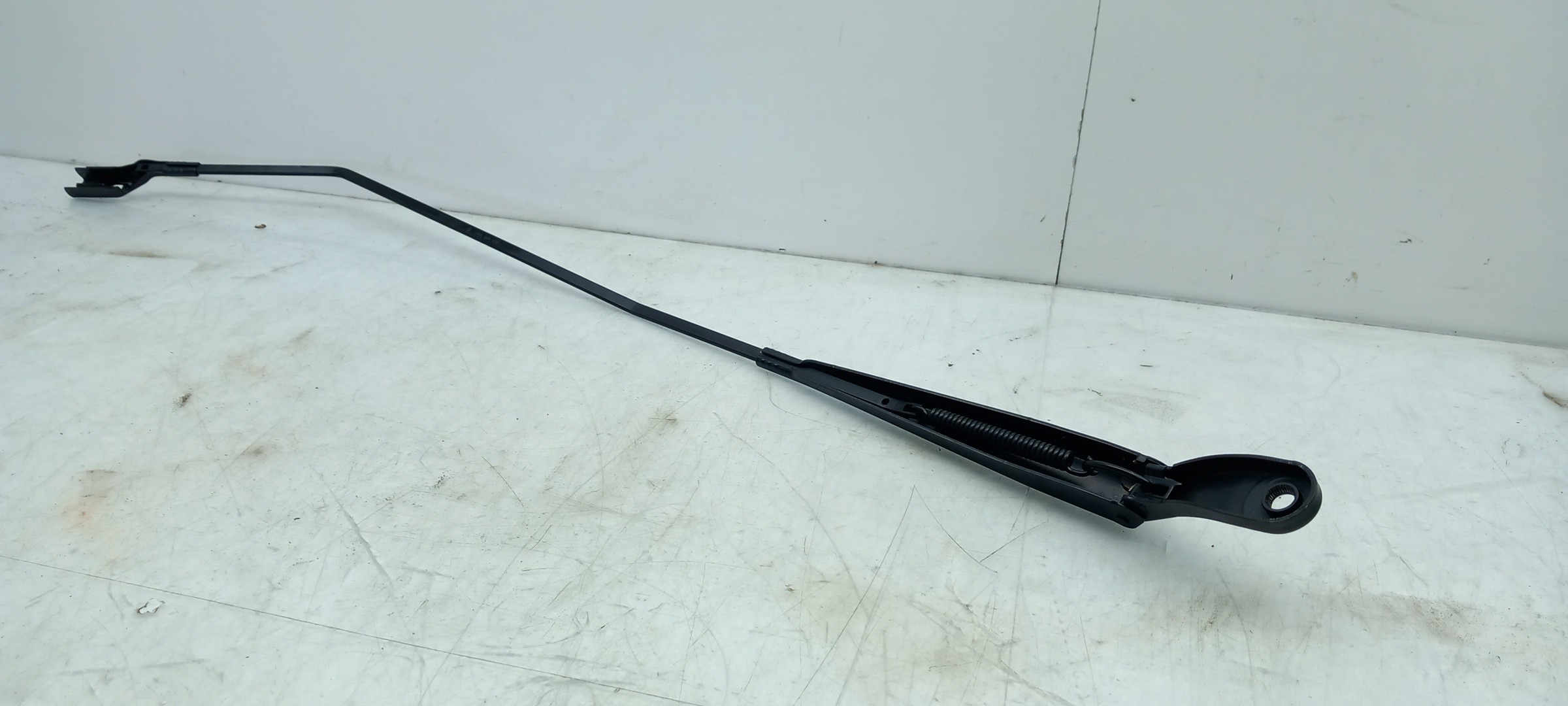 Windscreen wiper arm Right front