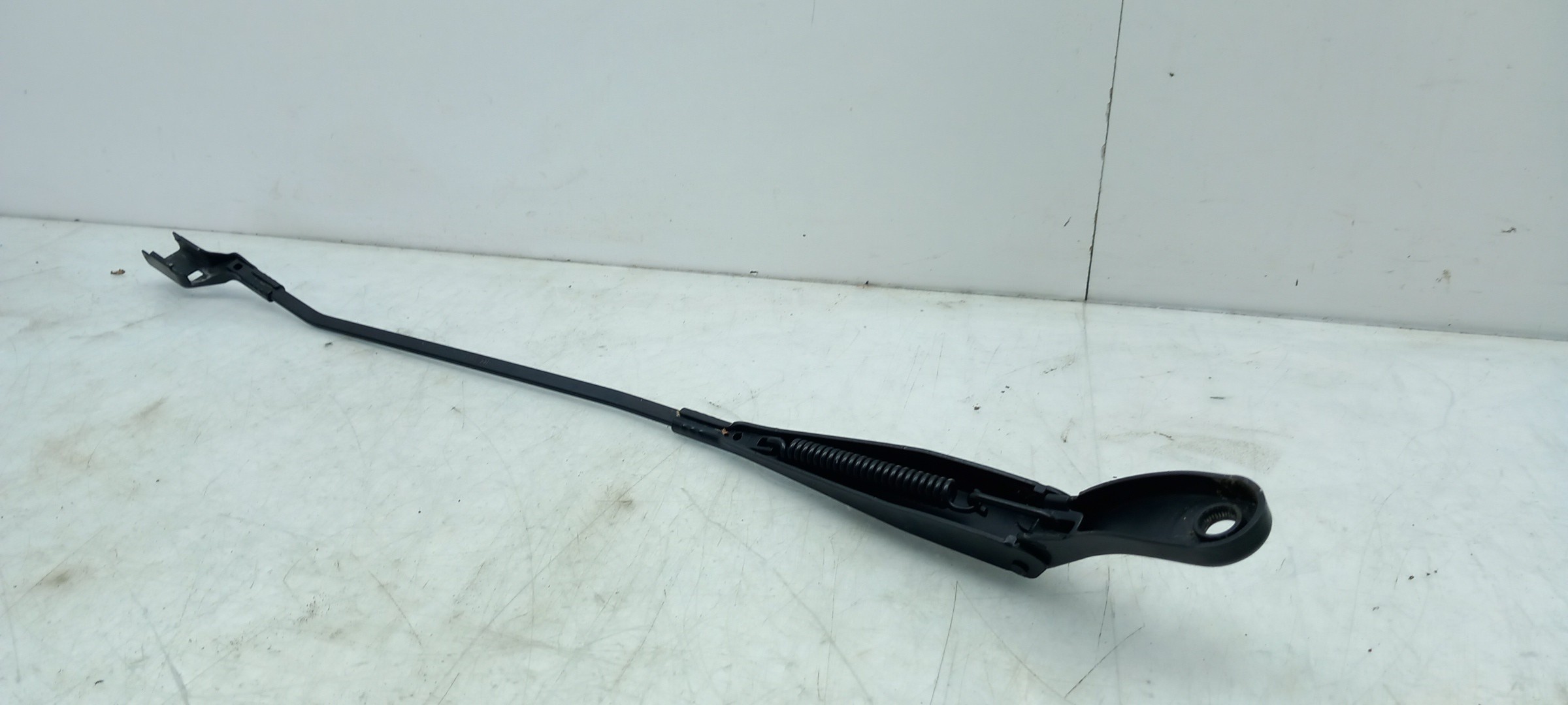 Windscreen wiper arm Left front