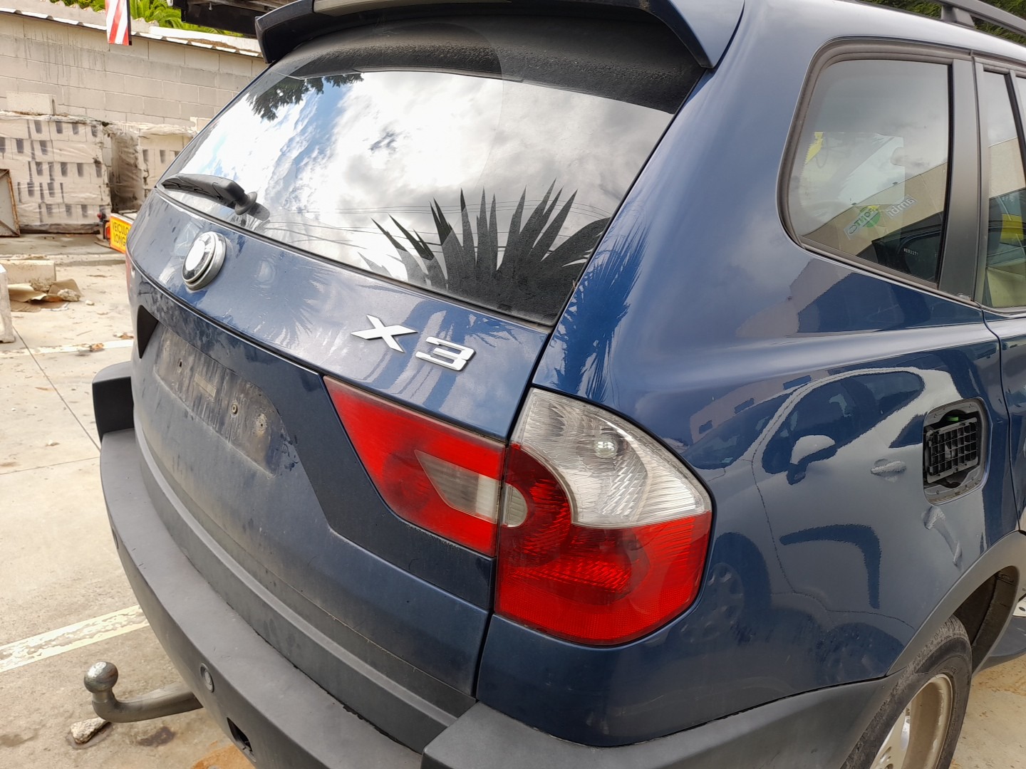 Portón trasero BMW X3 (E83) Imagem-1