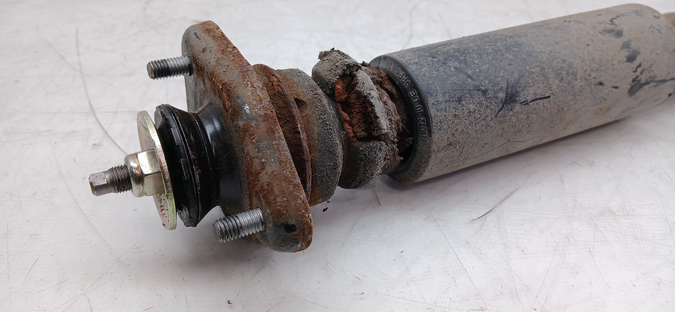 Right Rear Shock Absorber BMW X3 (E83) Imagem-1