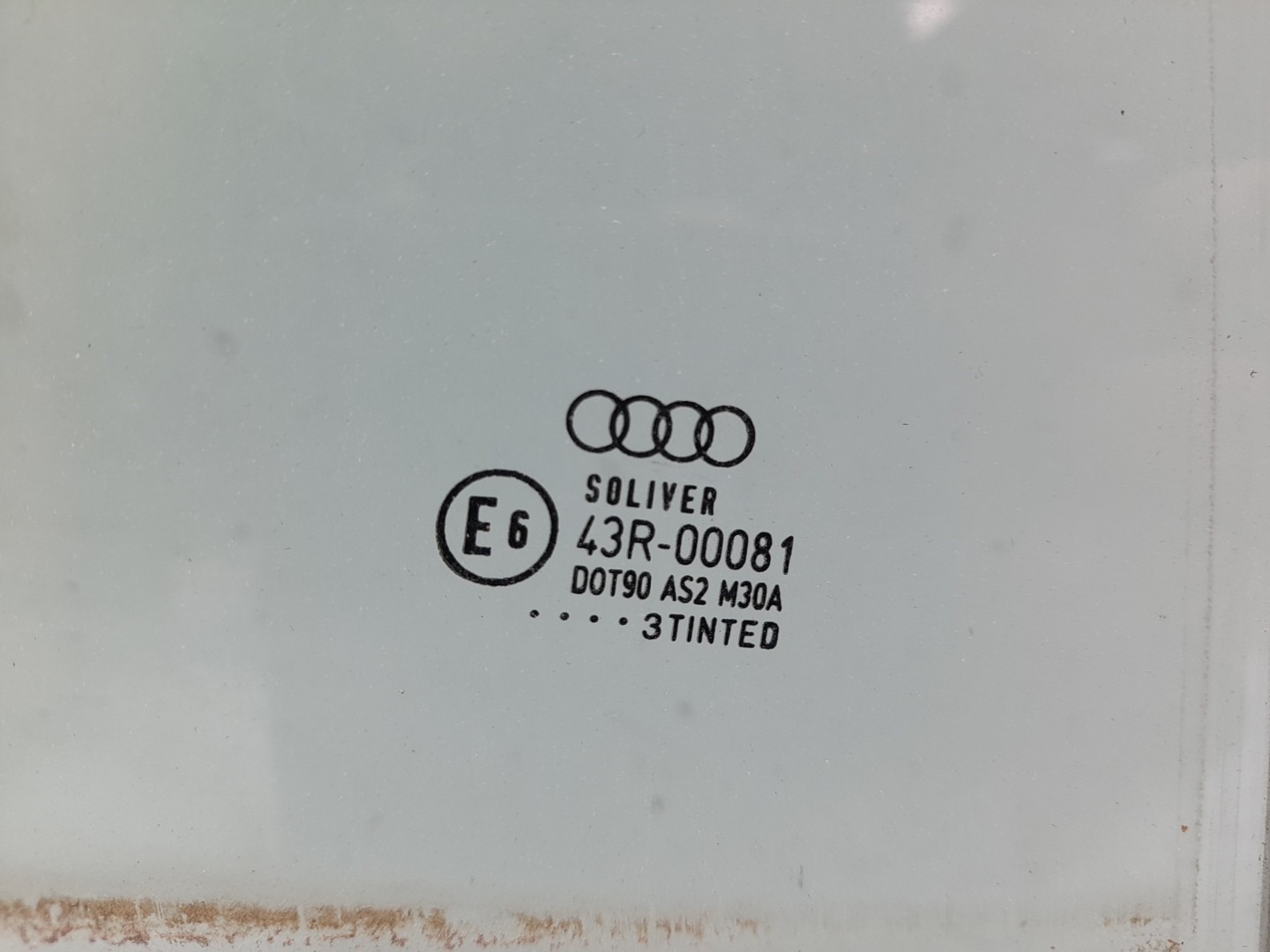Vitre porte arrière Droite AUDI A4 Avant (8E5, B6) Imagem-1
