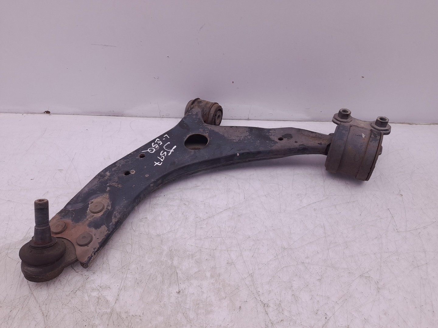 Left front suspension arm FORD Focus II Carrinha (DA_) Imagem-1