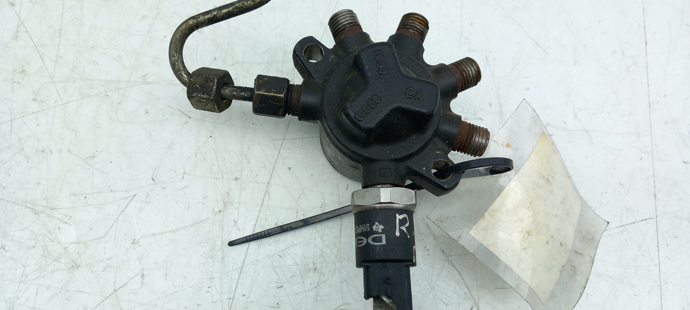 Fuel rail RENAULT Clio II (BB0/1/2_, CB0/1/2_) Imagem-0