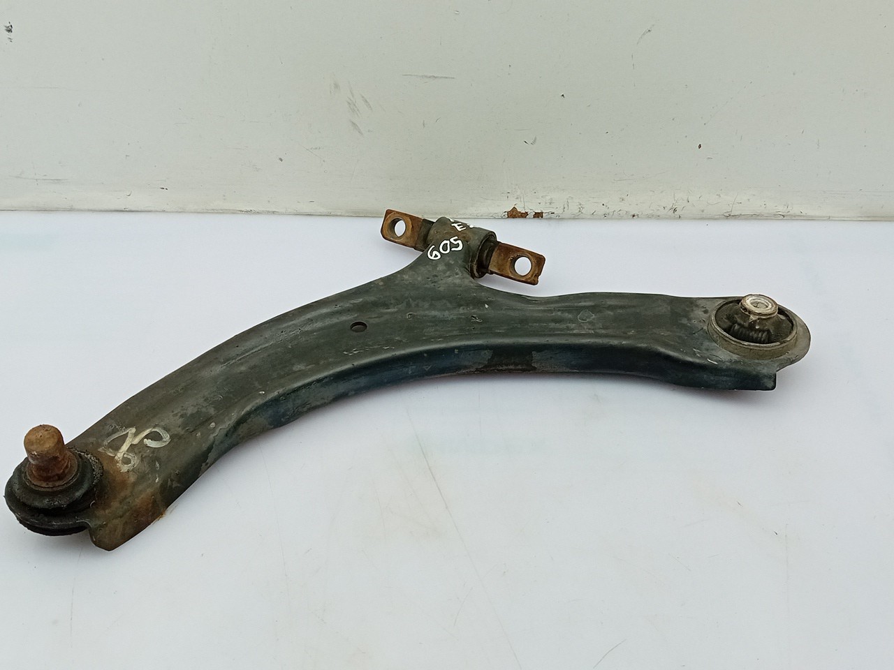 Left front suspension arm