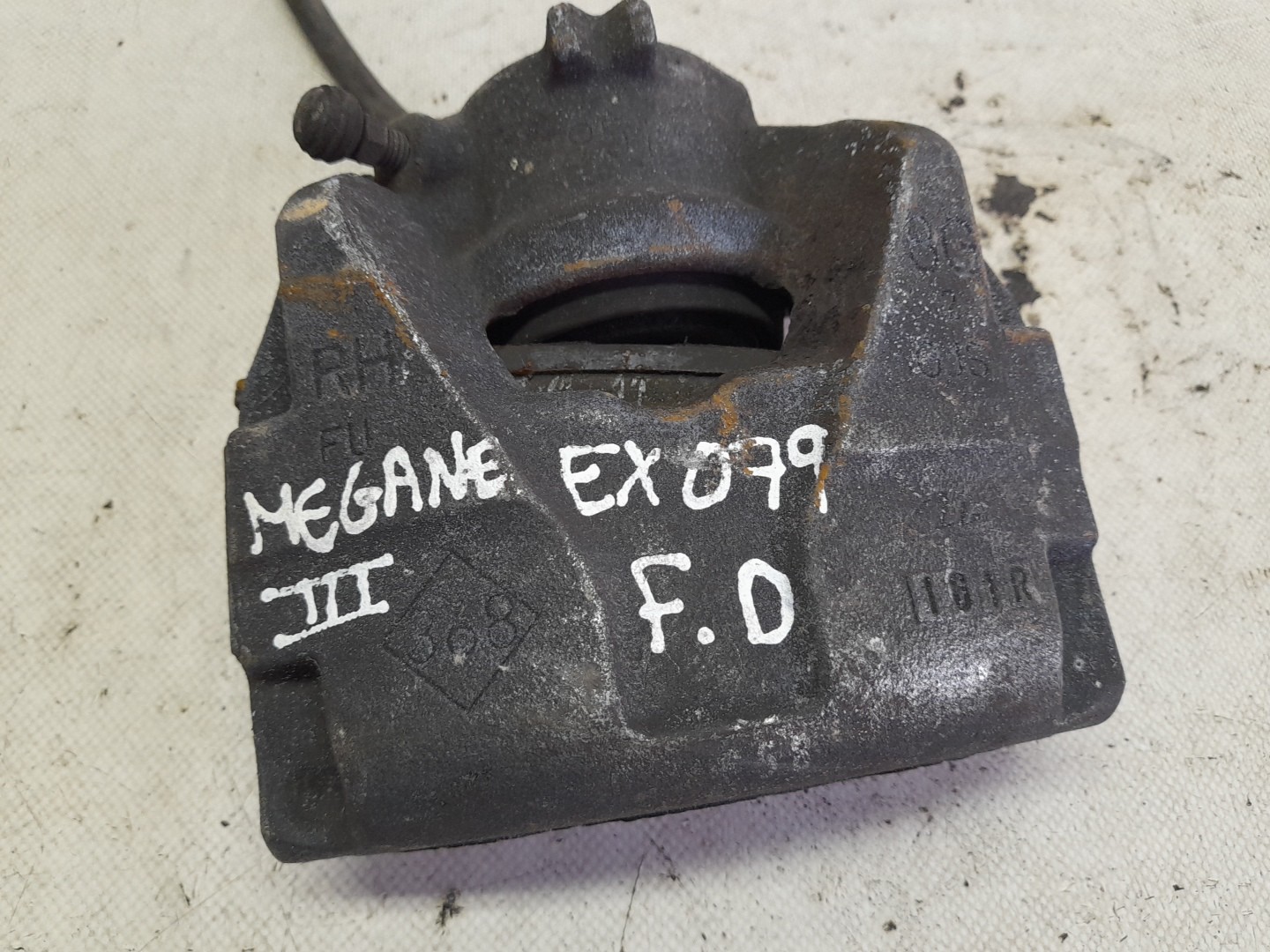 Étrier de frein avant Droite