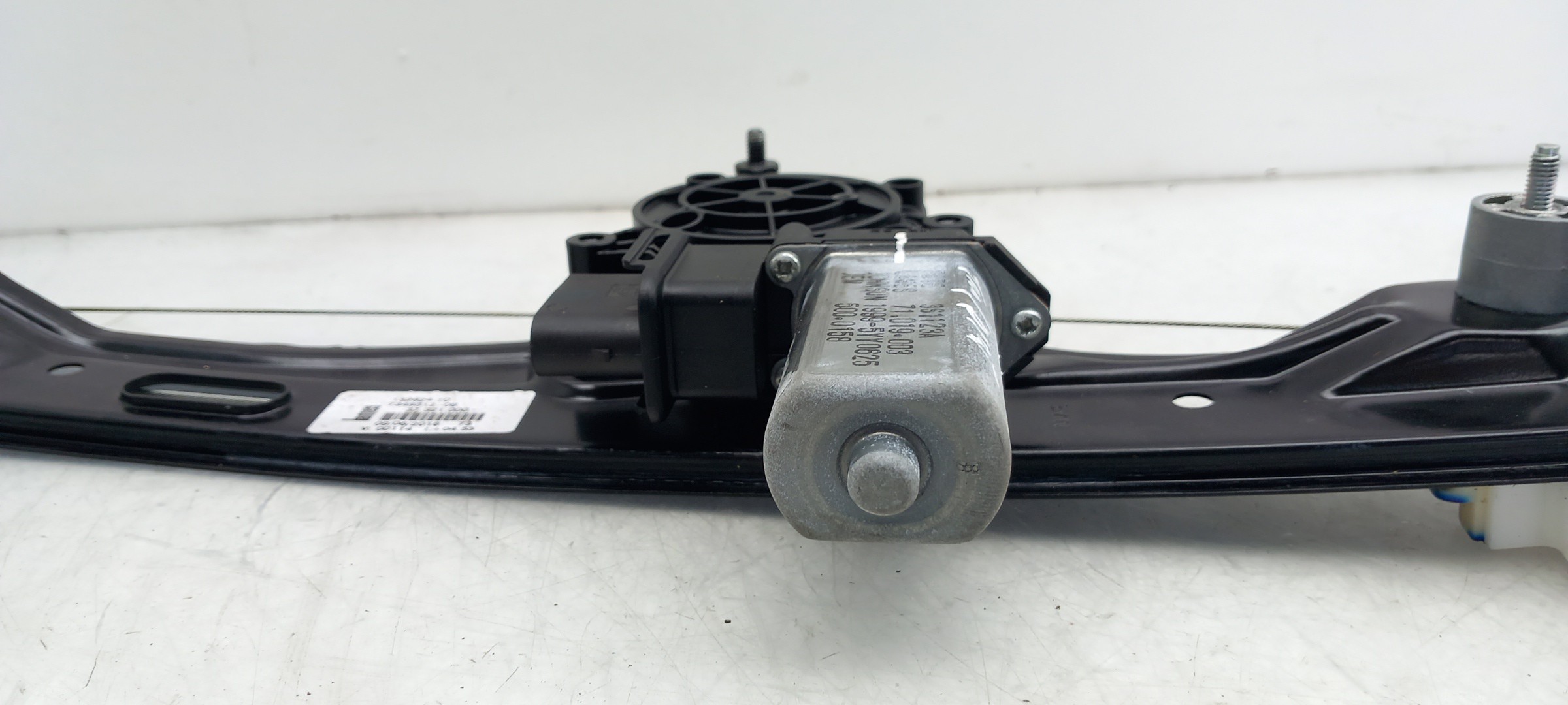 Right rear window regulator BMW X1 (F48) Imagem-1